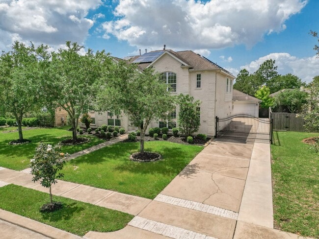 Building Photo - 1510 Lake Grayson Dr