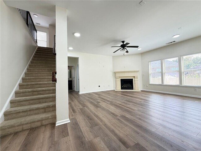 Building Photo - 279 Pendergast Dr SW