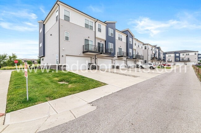 Building Photo - 2936 W New York St