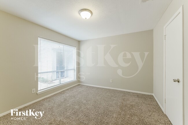 Building Photo - 22219 Oakhill Gate Dr