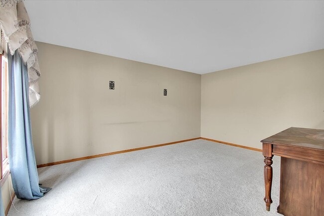 Building Photo - 9200 Greenwood Dr