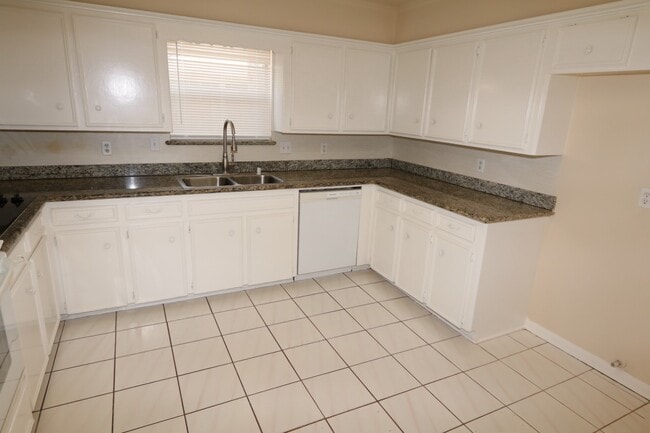 Building Photo - 13318 Rain Lily Ln