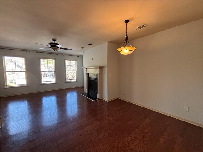 Building Photo - 800 Village Field Ct NW