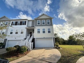 Building Photo - 3 Bedroom 2.5 Bath Townhouse in Marshview ...