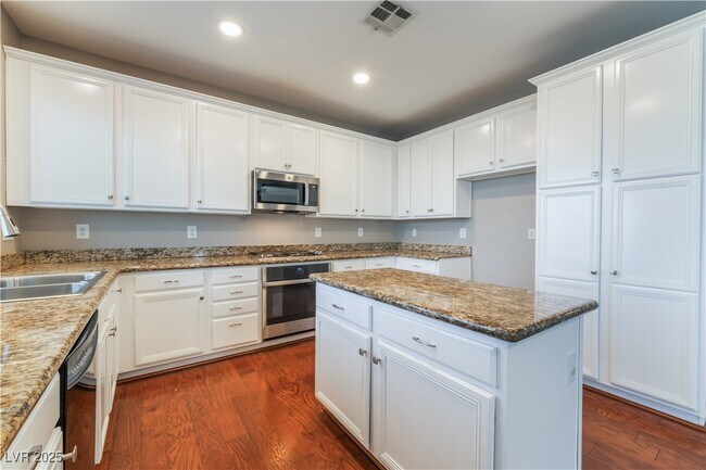 Building Photo - 11901 Luna Del Mar Ln