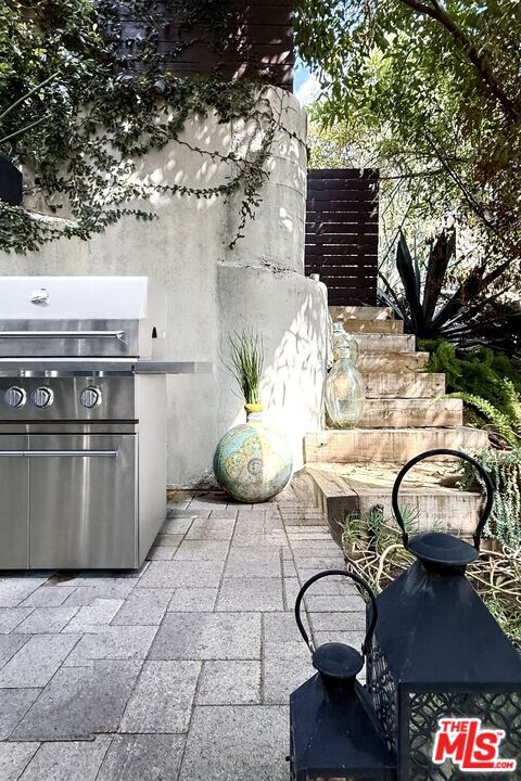 Building Photo - 2422 Cazaux Pl