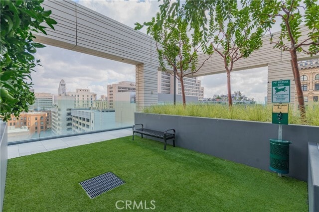 Building Photo - 400 S Broadway