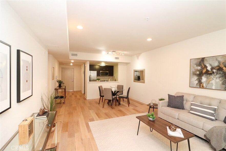 Living - 436 S Virgil Ave