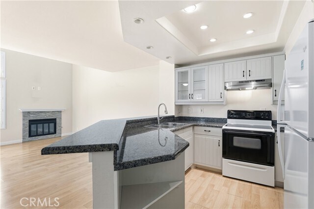 Building Photo - 51 Greenmoor
