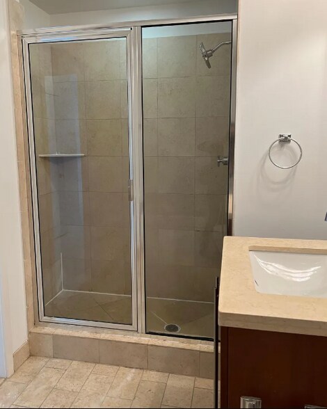 Building Photo - 1111 SW 1st Ave