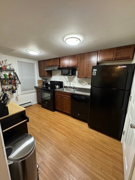 Kitchen - 813 19th St