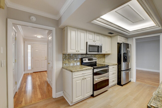 Building Photo - 1010 SW 1st St