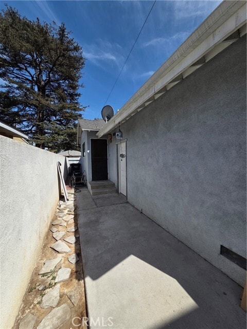 Building Photo - 219 S Kendall Way