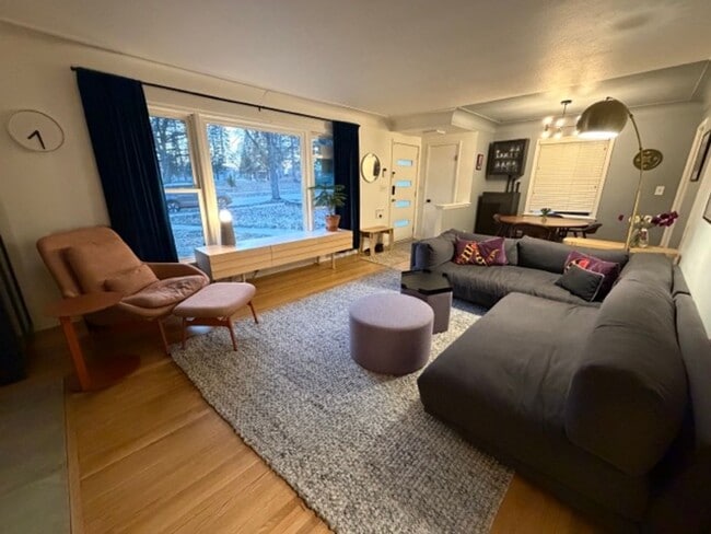 Building Photo - Stylishly Updated 4BR Home in the Heart of Northeast Minneapolis!