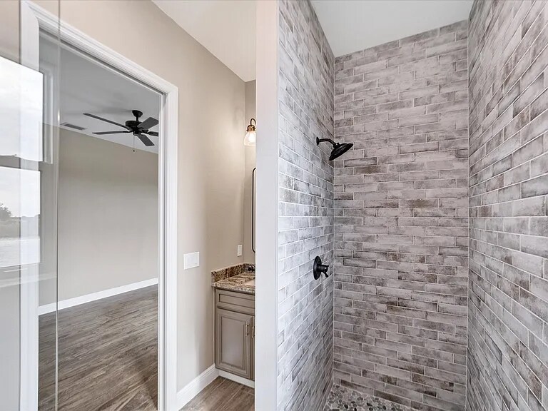 Building Photo - 13329 Longville Ave