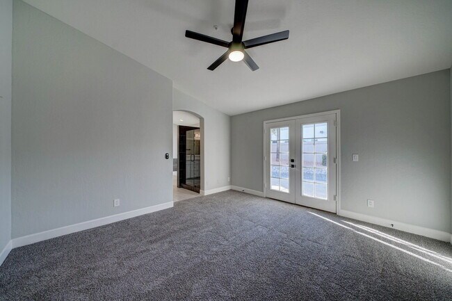 Building Photo - 8940 E Palm Ridge Dr