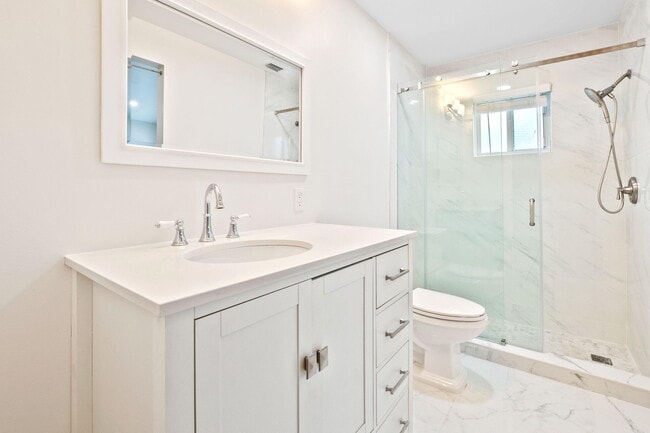 Building Photo - 4498 Dogwood Cir