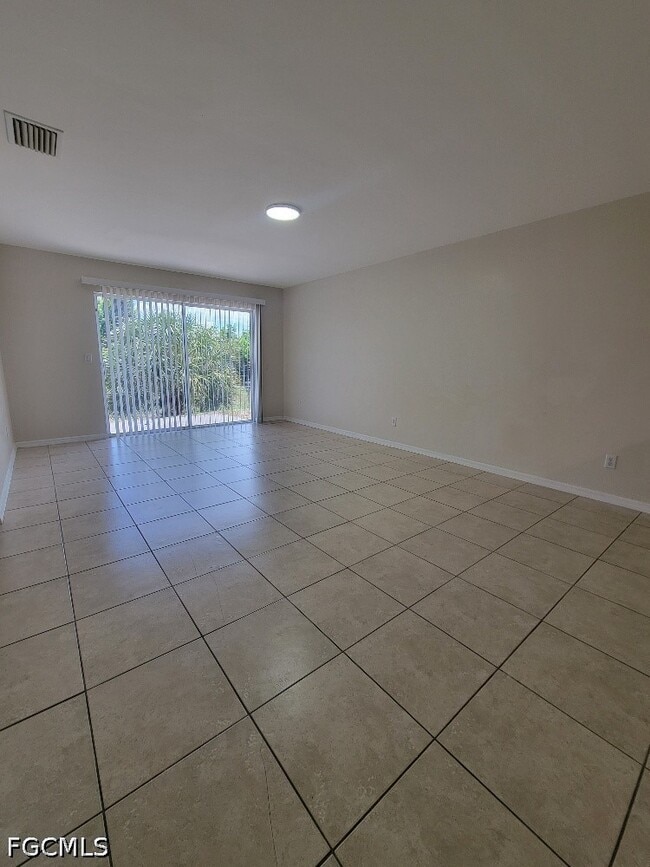 Building Photo - 306 Leeland Heights Blvd E