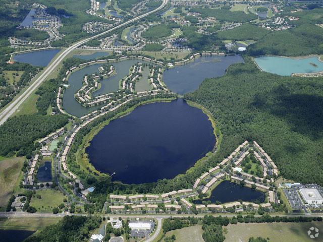 Aerial view of community - Lake Carlton Arms