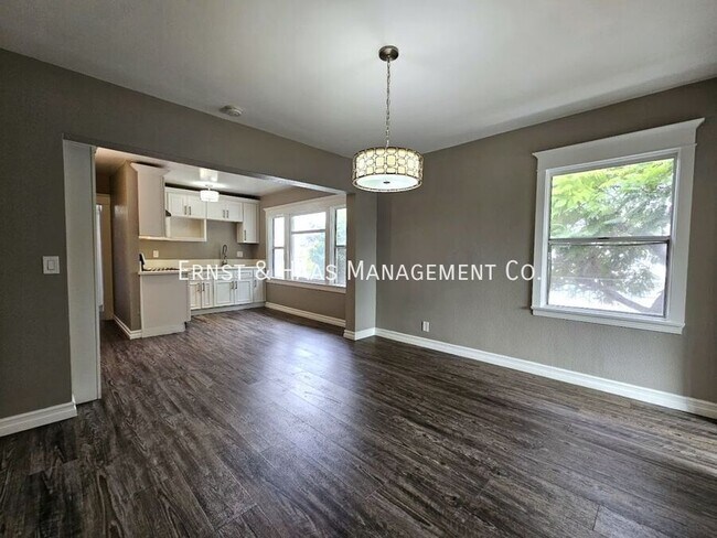 Building Photo - 755 Elm Ave