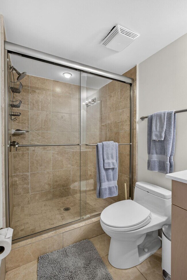 Building Photo - 3000 N Ocean Dr