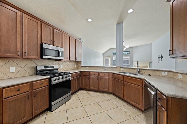 Building Photo - 11617 Glen Knoll Dr