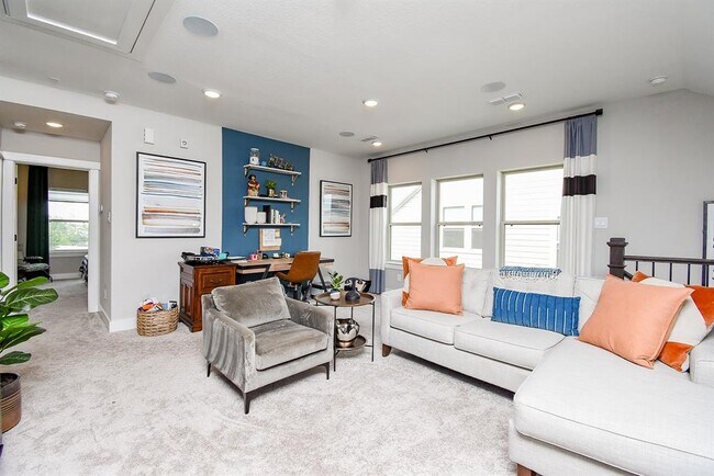Building Photo - 10914 Brambling Wood Dr