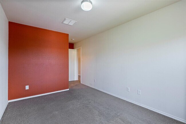 Building Photo - 12021 Pecangate Way