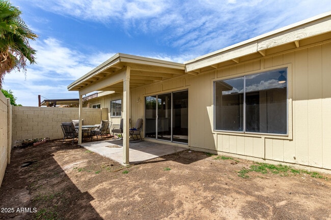 Building Photo - 747 W Rice Dr