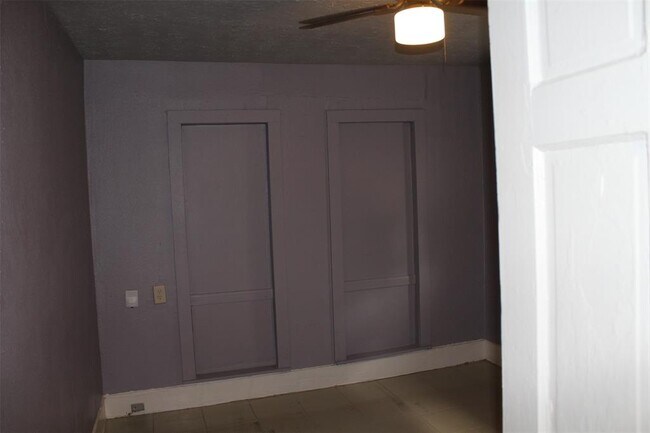 Building Photo - 6702 Avenue T Ave
