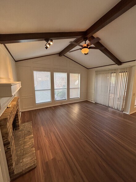 Building Photo - 16412 Lauder Ln