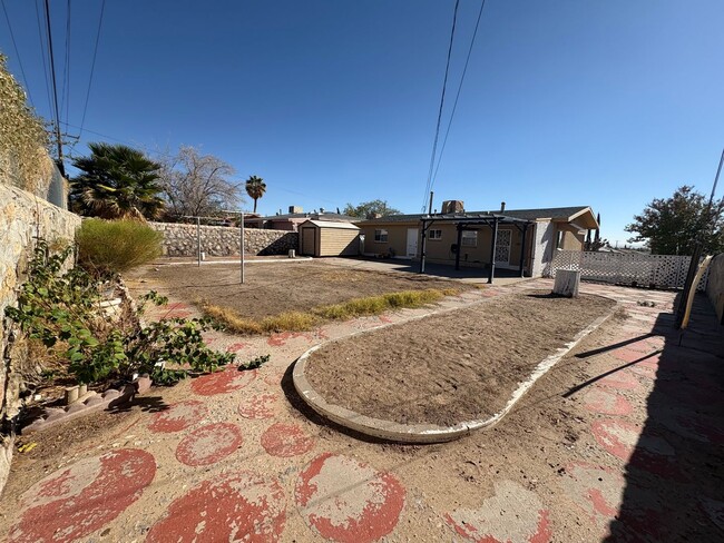 Building Photo - Home for Rent in the Lower Valley of El Paso