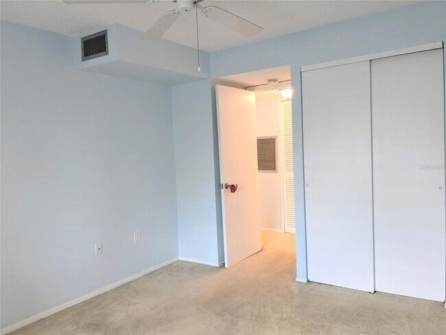 Building Photo - 3739 Lake Bayshore Dr