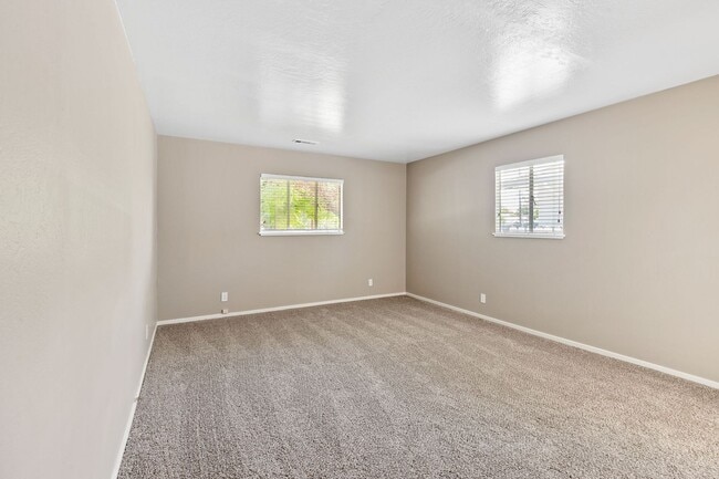 Building Photo - Charming Single-Level 3 Bedroom, 2 Bath Home