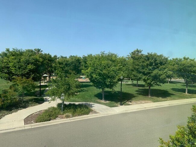 Building Photo - Two Story Home Across the Street from a Beautiful Park