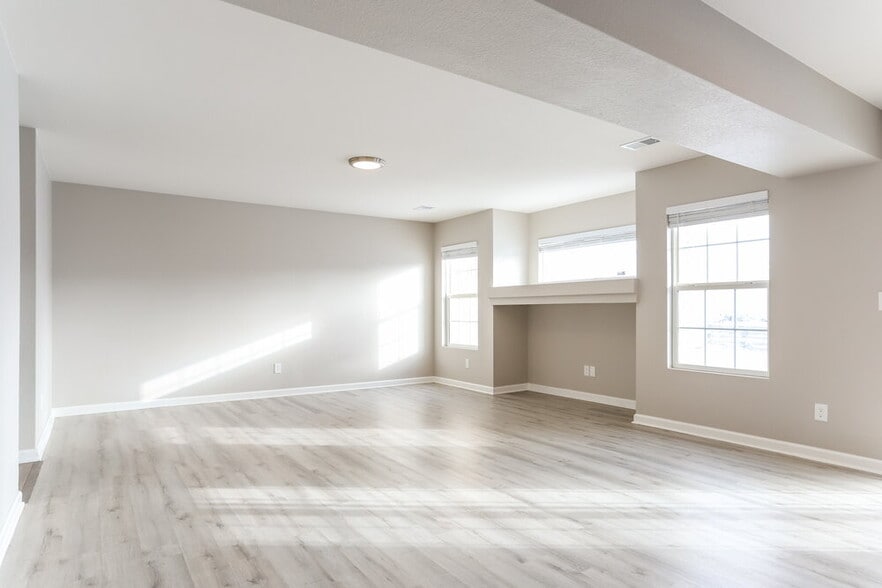 Building Photo - 5026 Perth Ct