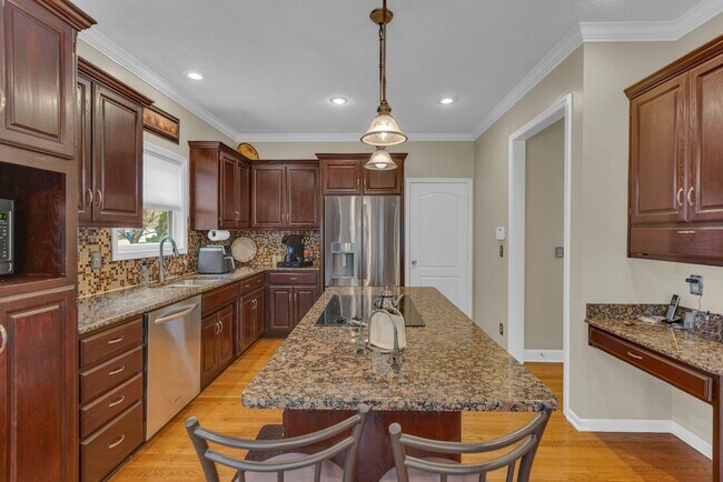 Building Photo - 18135 W 159th Terrace