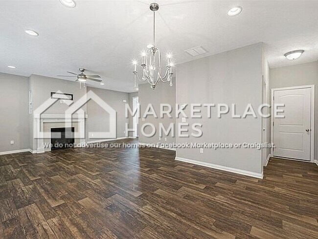 Building Photo - 554 Vining Ln