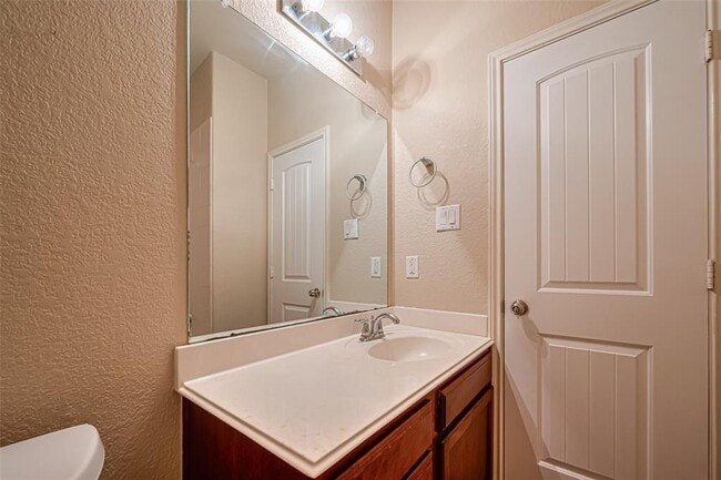 Building Photo - 18302 Red Oak Manor Ln