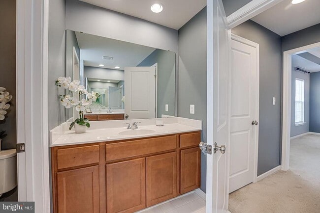 Building Photo - 317 Foxglove Way