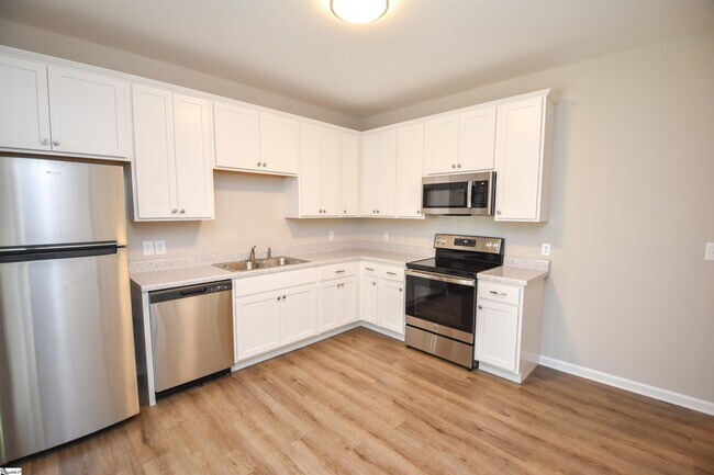 Building Photo - 105 Cunningham Rd