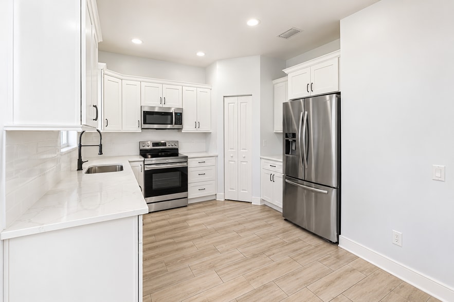 Building Photo - 5477 Queenship Ct