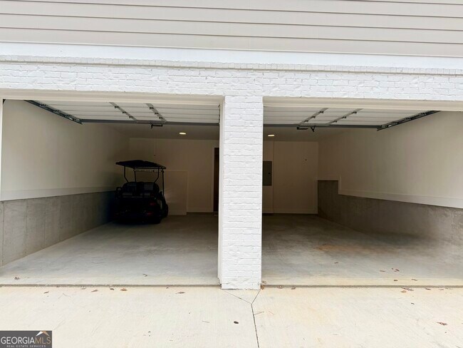 Building Photo - 940 Laurel Brooke Ave