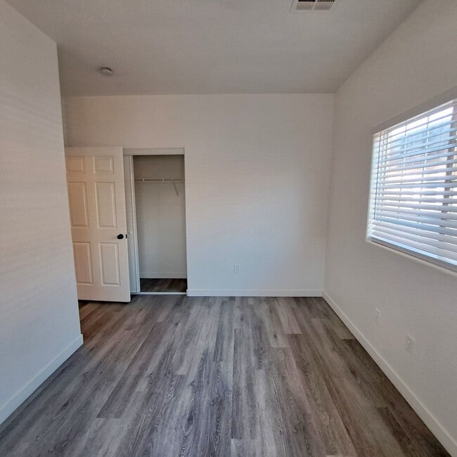 Building Photo - Manzanita Condominium:  Three Bedroom Avai...