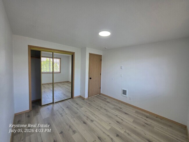 Building Photo - 01211