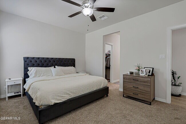 Building Photo - 532 Oakmont