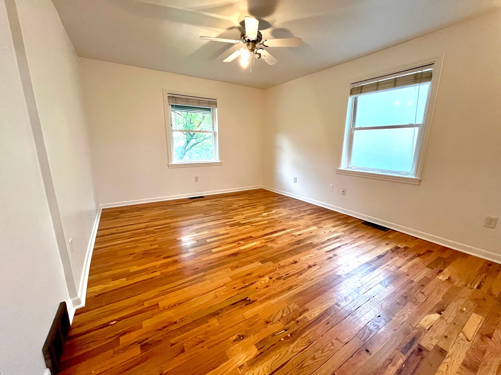 Building Photo - 706 Grand Ave NE