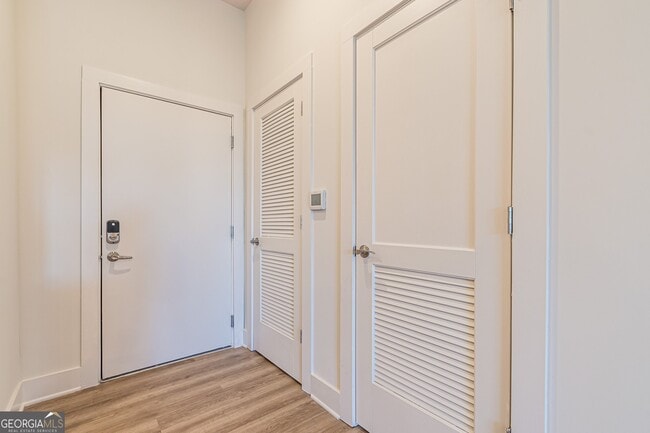 Building Photo - 112 Rogers St NE