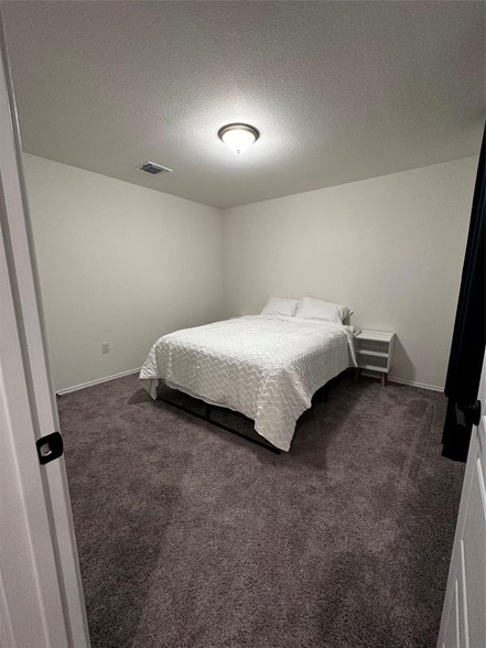 Building Photo - 7311 Gray Catbird Dr