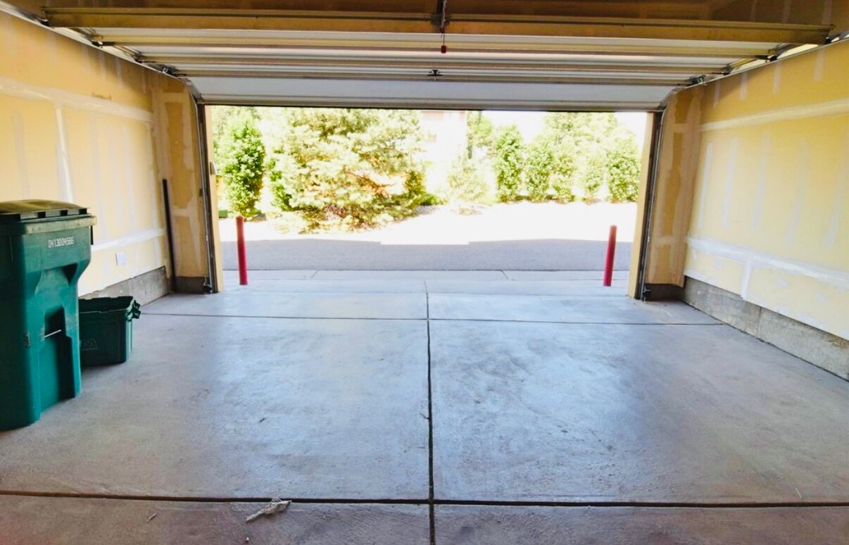 2 car garage - 5580 W 72nd Ave